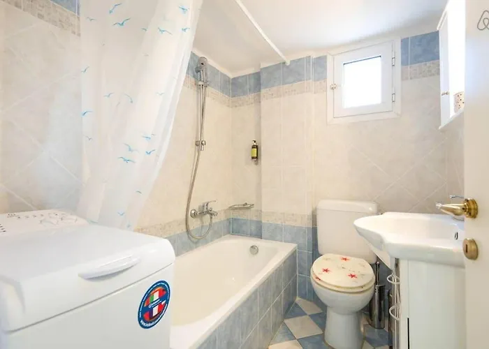 Sun Sea & Views 100m From Beach! 아파트