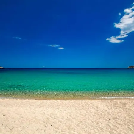 Sun Sea & Views 100m From Beach!