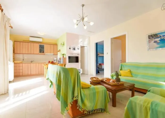 Sun Sea & Views 100m From Beach! Daire