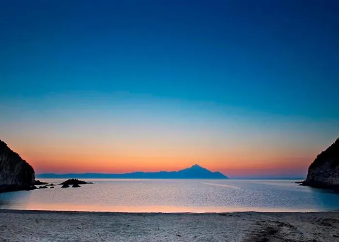 Sun Sea & Views 100m From Beach! *